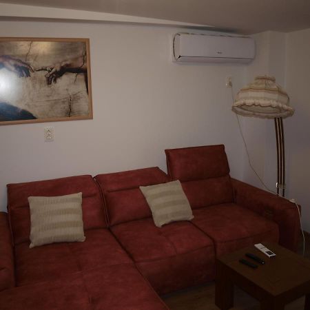 Amavera Apartment Târgu Jiu Exteriör bild