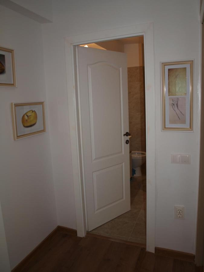 Amavera Apartment Târgu Jiu Exteriör bild