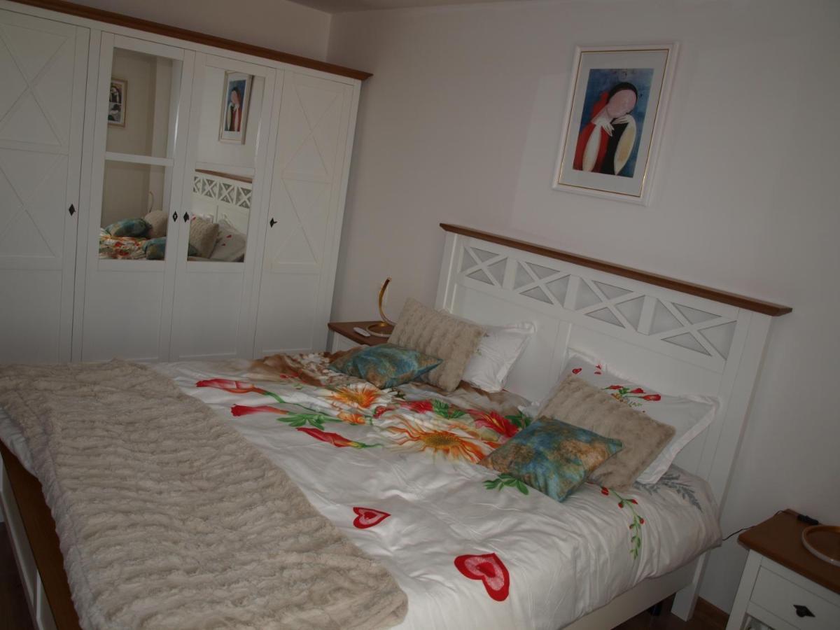 Amavera Apartment Târgu Jiu Exteriör bild
