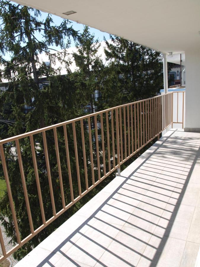 Amavera Apartment Târgu Jiu Exteriör bild